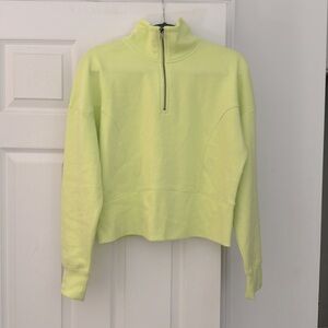 Like new quarter zip